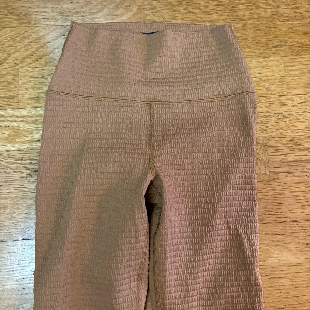 Carbon38 High Rise 7/8 Jacquard Outdoor Preppy Yoga Gym Leggings Brown Sugar XS Tan - Image 5