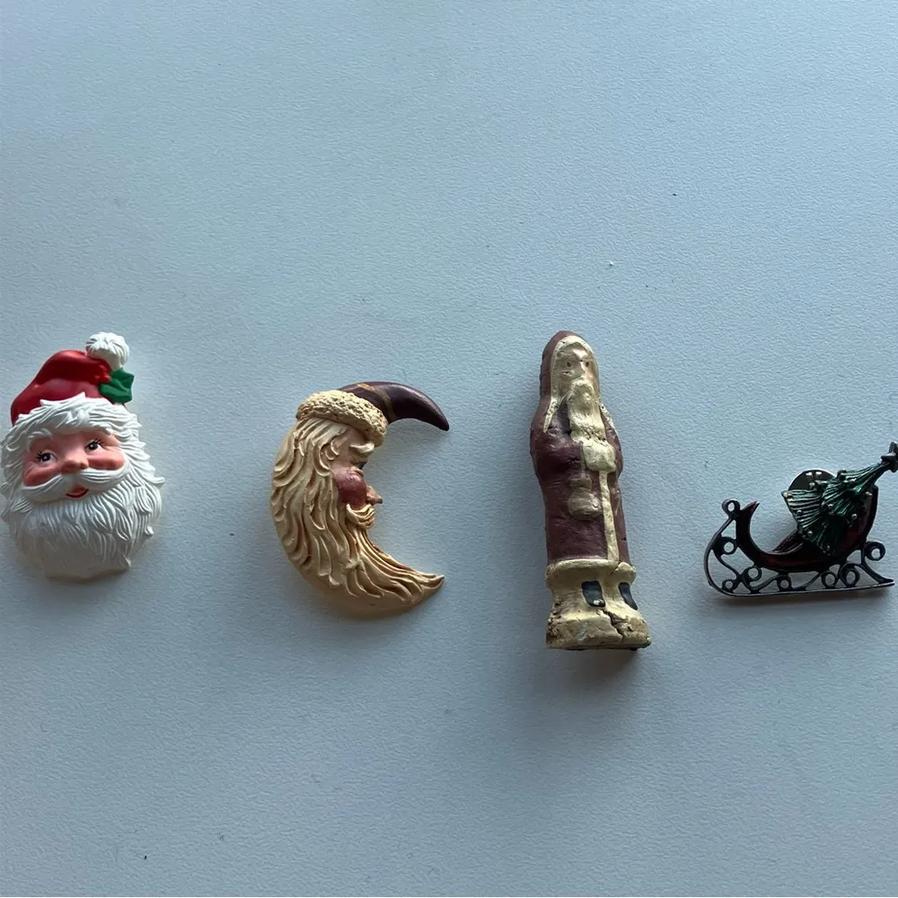 Collectible lot of Santa holiday themed pins, vintage, unique, bundle of 4 White - Image 4