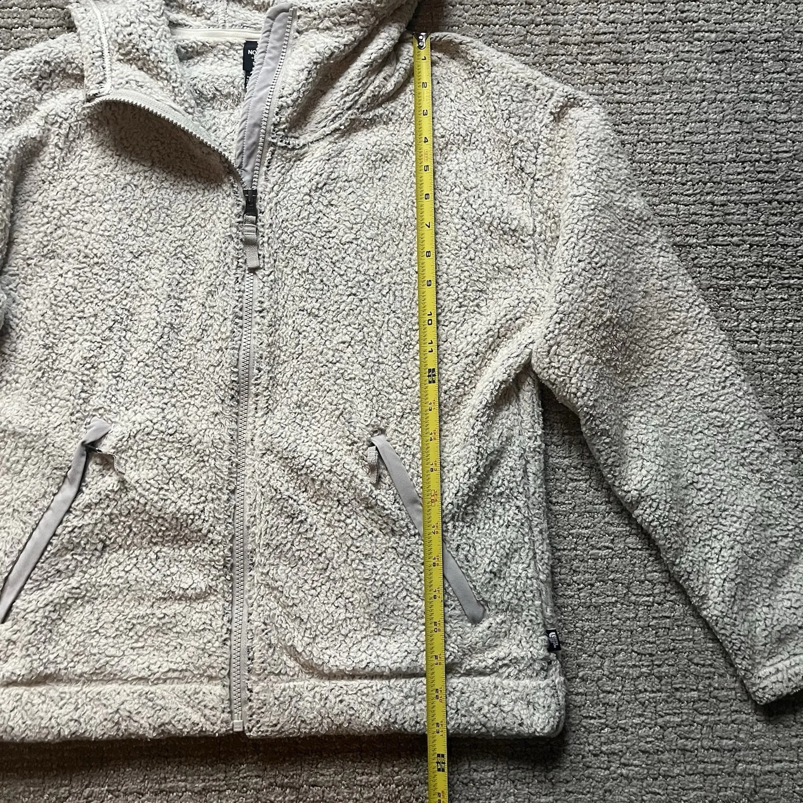The North Face Woman's Medium White/Light Heathered Gray‎ Sherpa Jacket Full Zip - Image 5