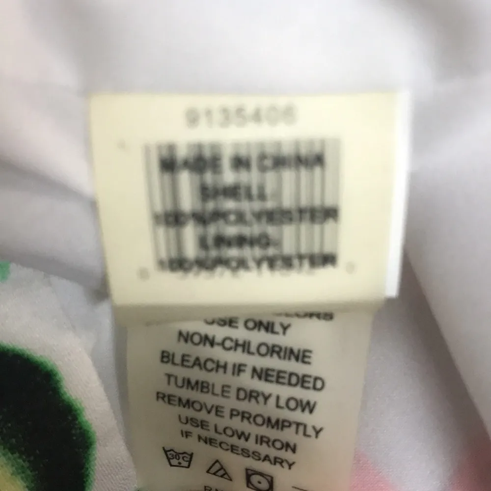 Vince Camuto Size 2 Spring Floral Print & Zipper Closure Skirt. New With Tags. - Image 4