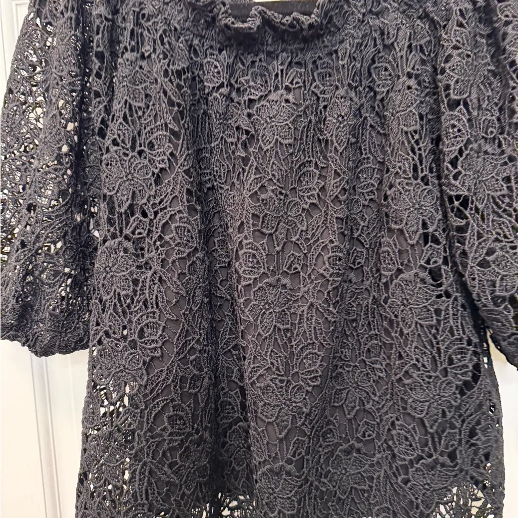 Maeve by Anthropologie Black Floral Crochet Ruffle Puff Sleeve Blouse Size Small - Image 2