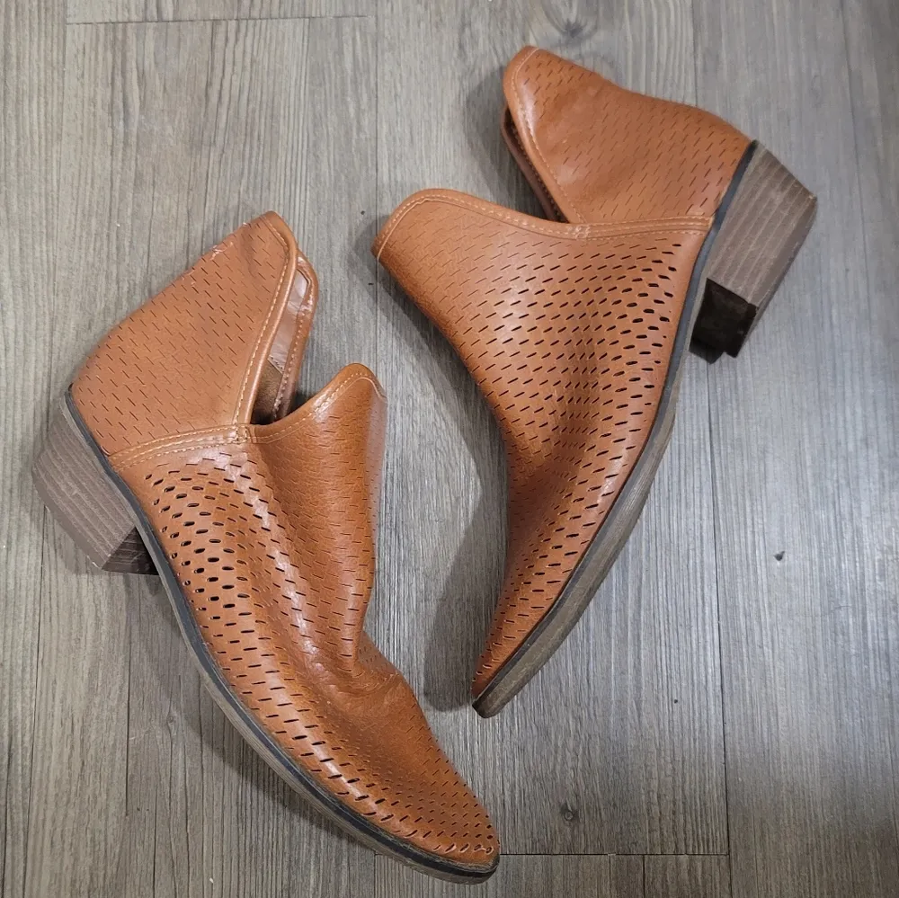 American Eagle Brown Laser Out Ankle Booties 9 - Image 10