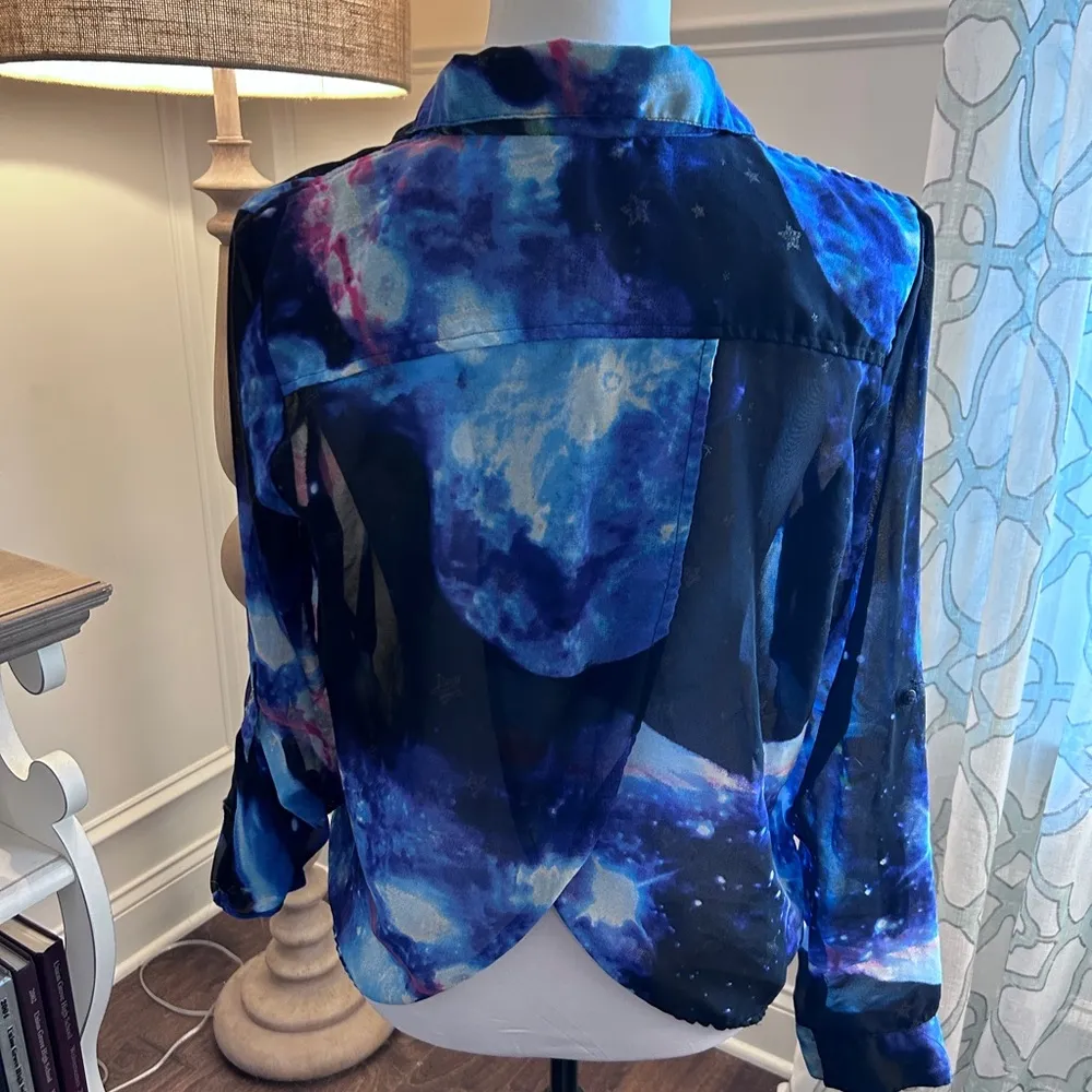 Truth NYC  EUC semi sheer star blouse with tulip open hem back - Image 2