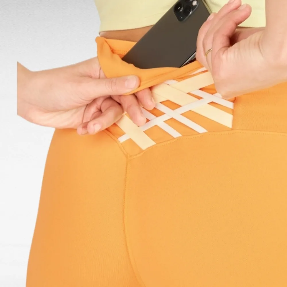 Fabletics Dreamsicle Boost II High-Waisted Strappy Capri Size Medium - Image 4