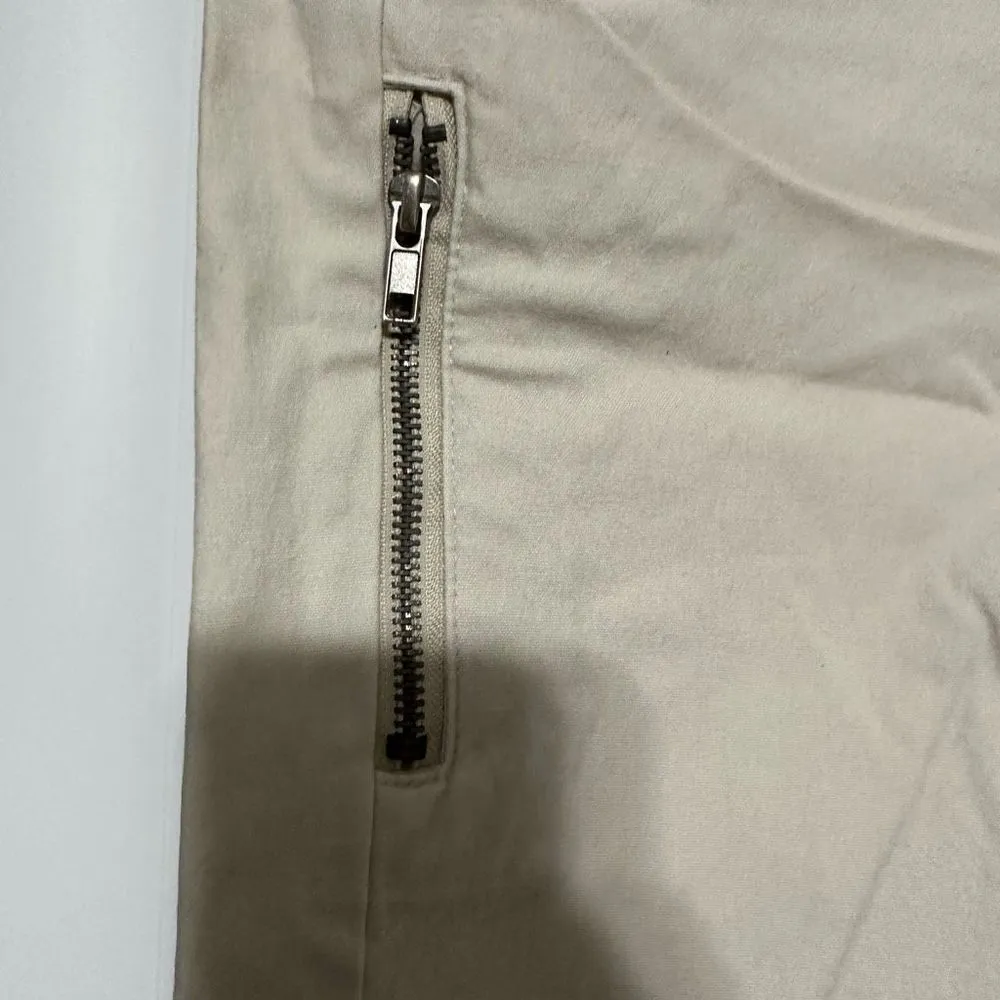 Daisy Fuentes cream capris sorta like cargo style, zippered side pocket on right - Image 2