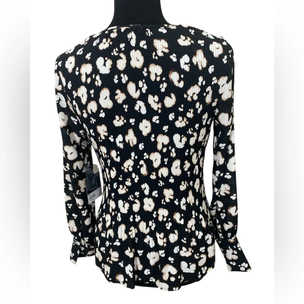 Black leopard crinkle long sleeve work blouse Size XS - Image 2
