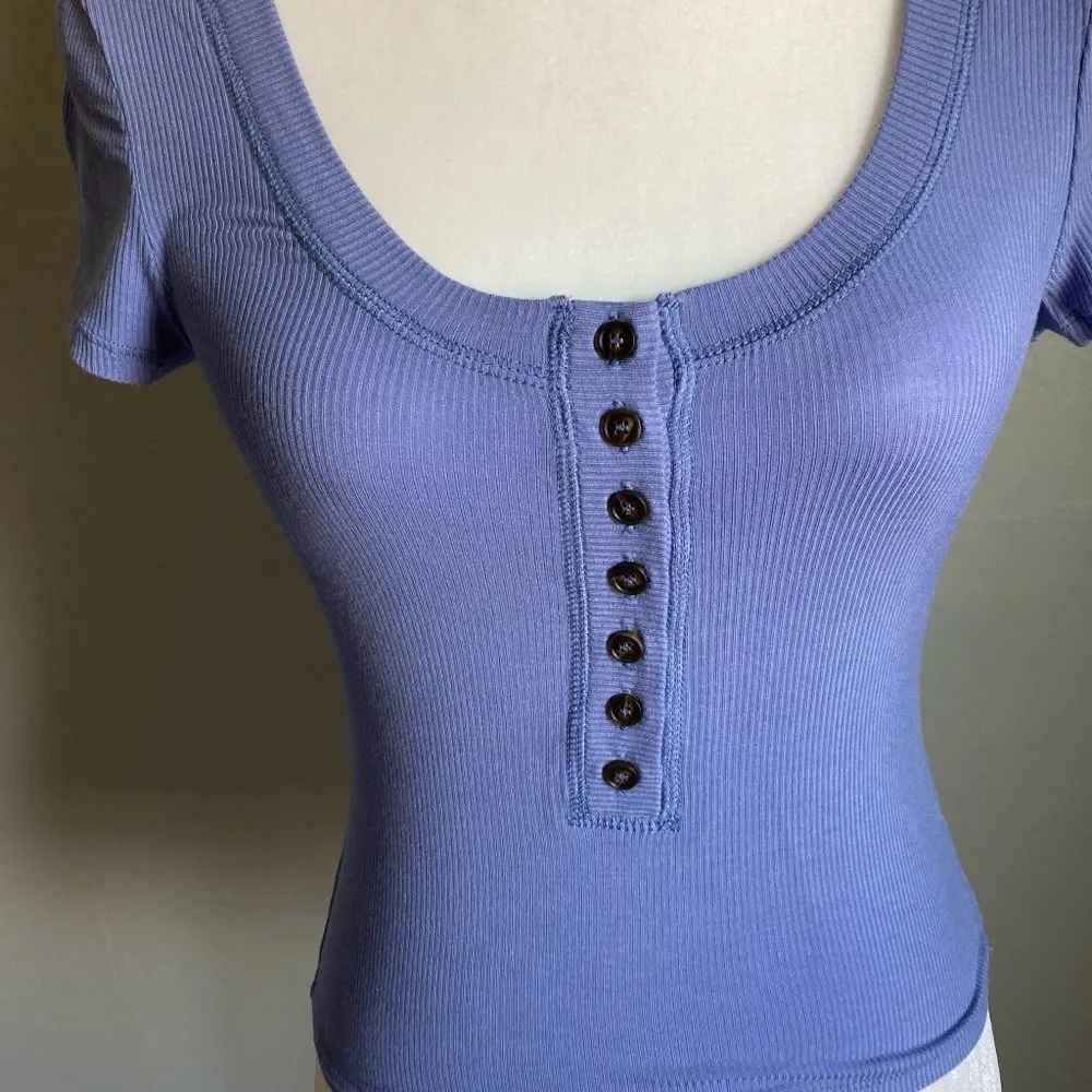 Lulus  Blue Short Sleeve Top Size Small - Image 2