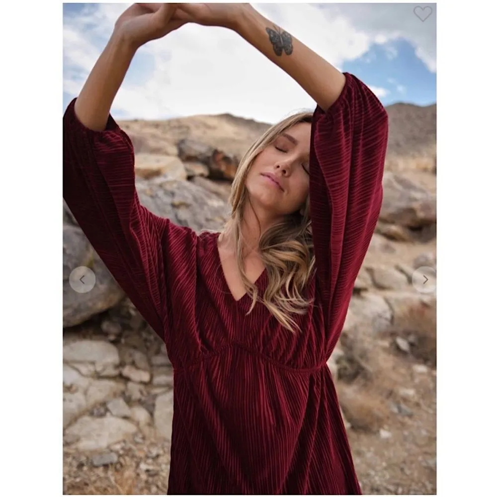 Stunning Boho Chic Rich Wine Red Velvet Ribbed V - Image 4