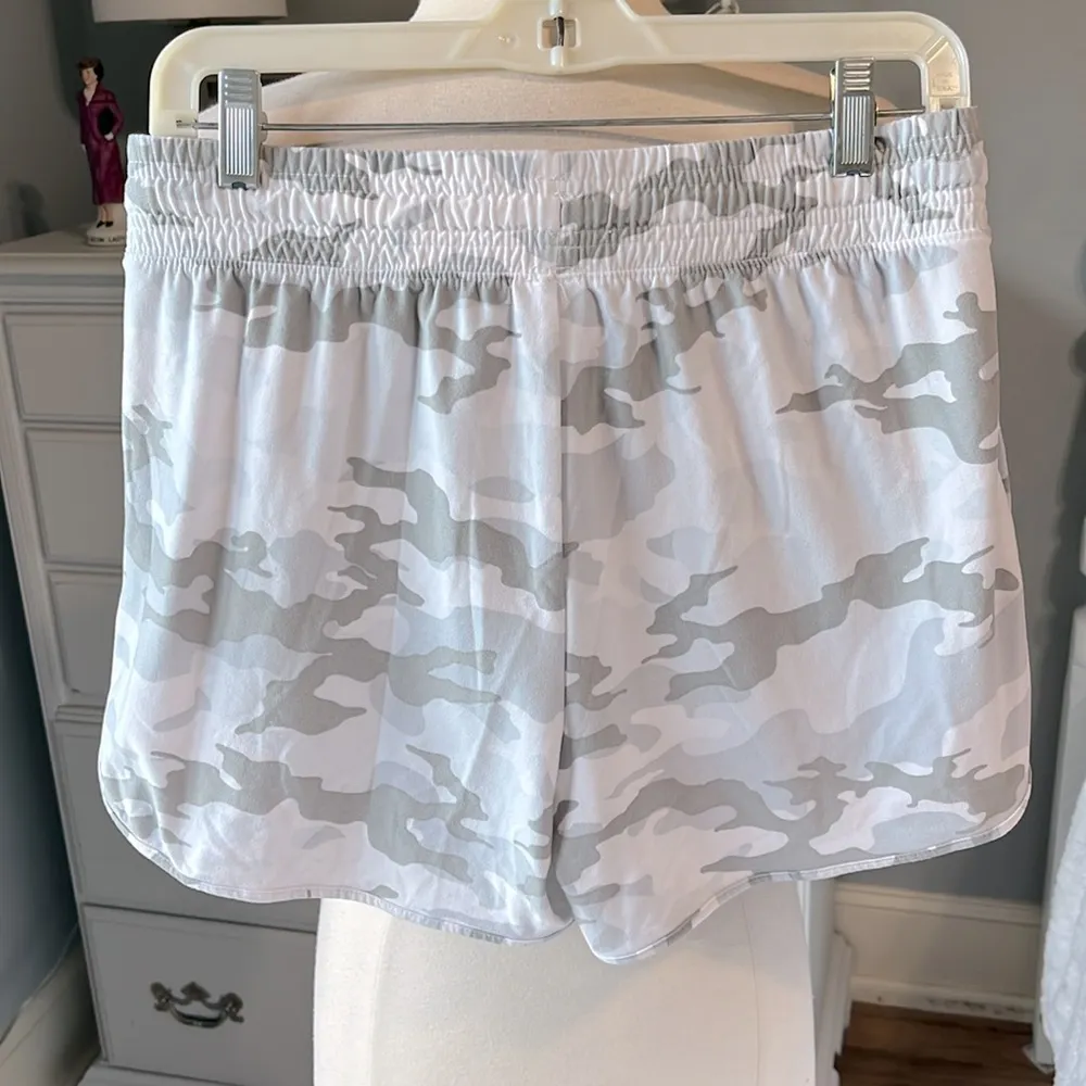 Comfy Knit Camo Shorts - Image 4