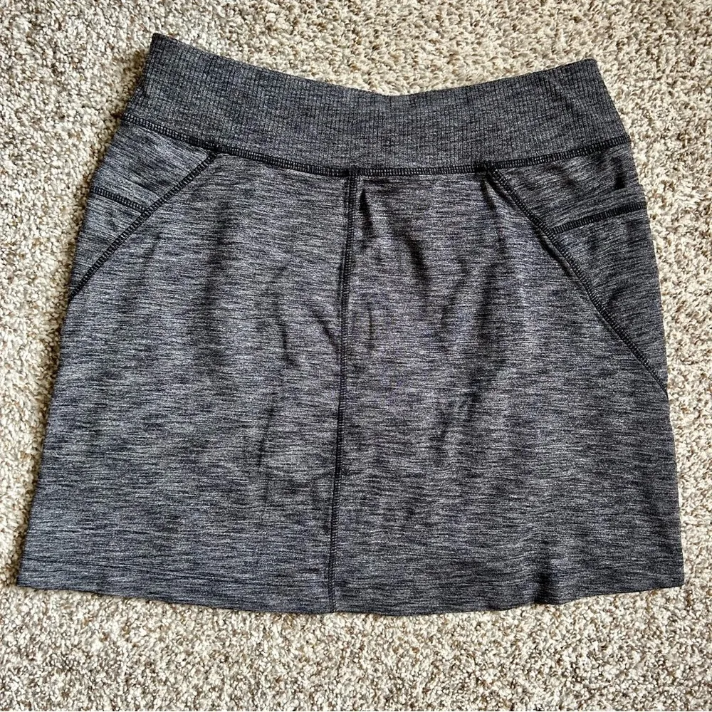 Athleta Marled Grey Excursion Skirt Skort Athletic Golf Hiking Tennis Small - Image 4