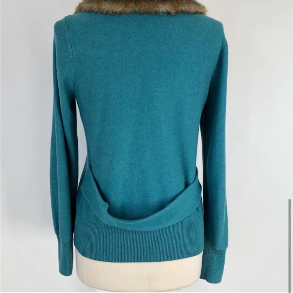 CABI Teal Tearoom Knit Cardigan Sweater Removable Faux Fur Collar Size Medium - Image 9