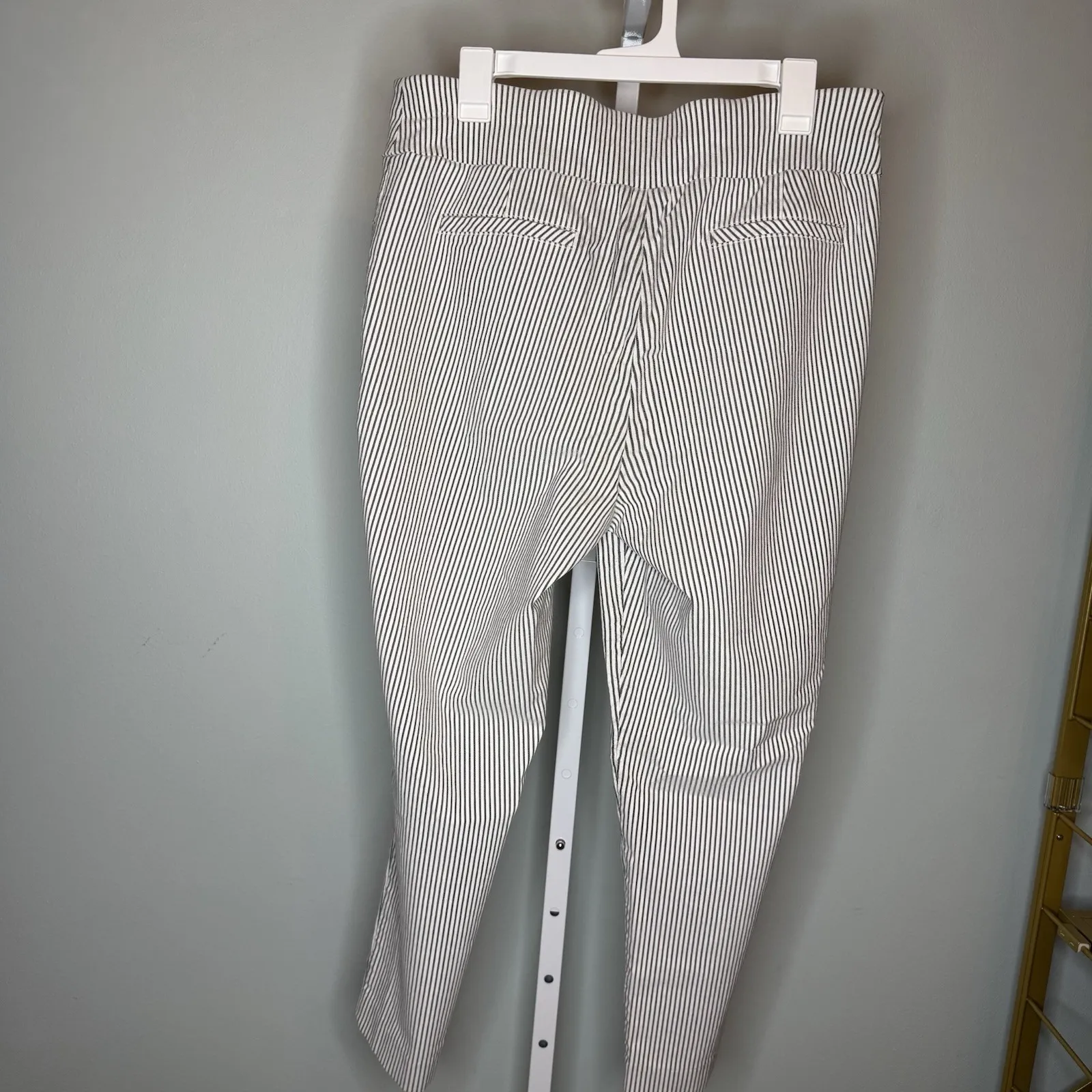 Ann Klein Women's Pinstripe Stretch Dress Pants XL Gray And White - Image 4