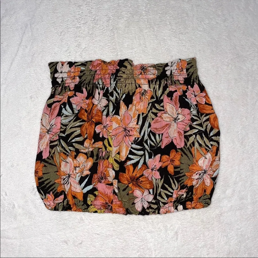 NWOT Billabong Cropped Floral Bandeau Top size Small - Image 2