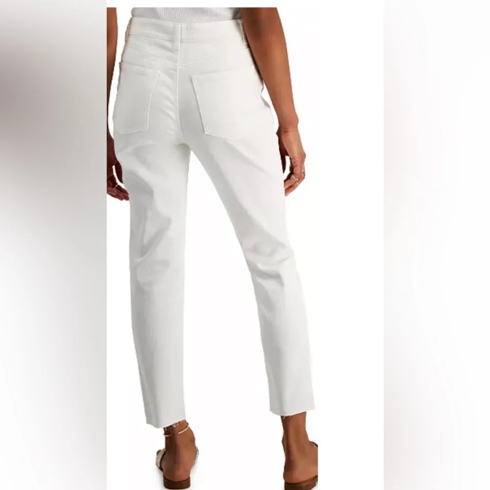 Tinseltown Hi Rise Mom Jean Asymmetrical Waist Raw Hem White Sz Jr 15/32 NWT - Image 2