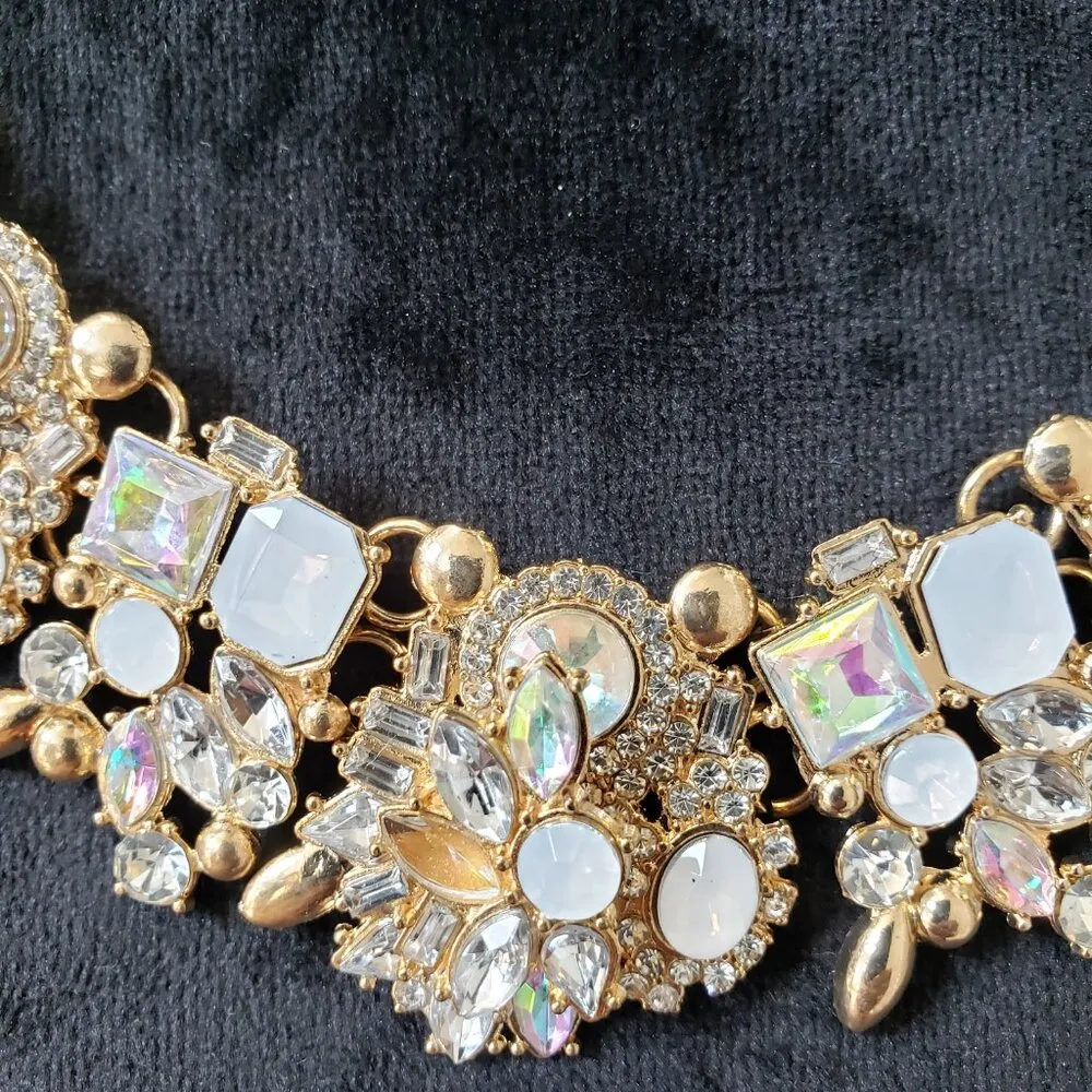 Eye Candy Los Angeles Womens 14k Gold Plated Zinc Alloy Beaded Flowers Necklace - Image 3