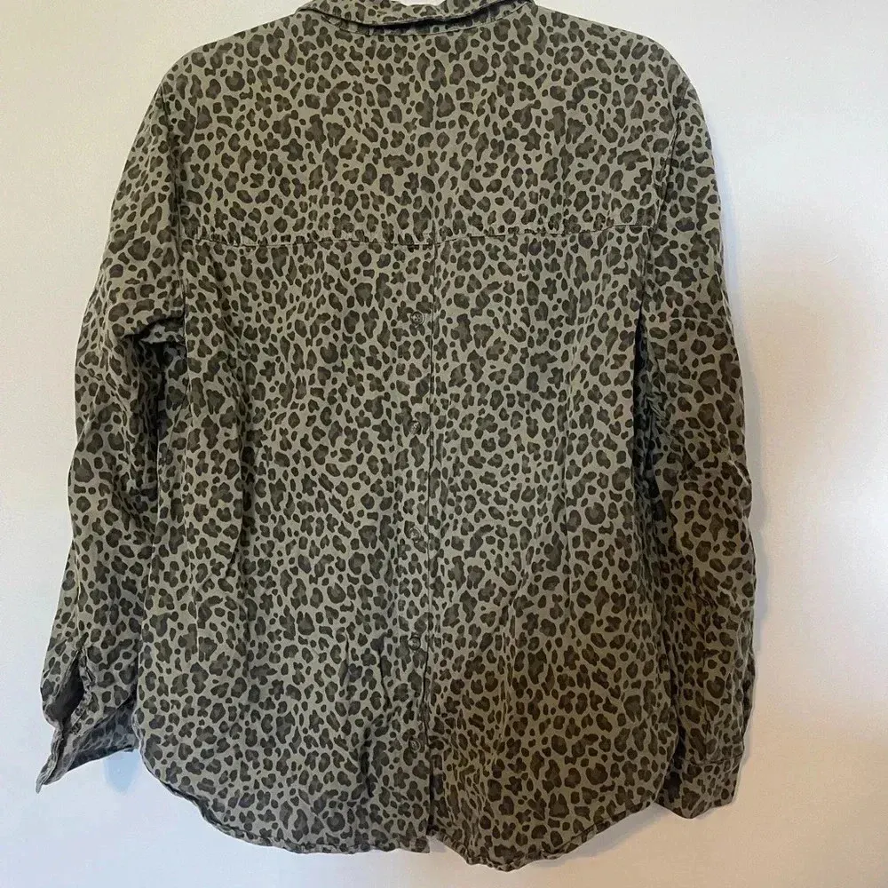 KUT from the Cloth Y2K green/black animal print button down fall top - Image 9