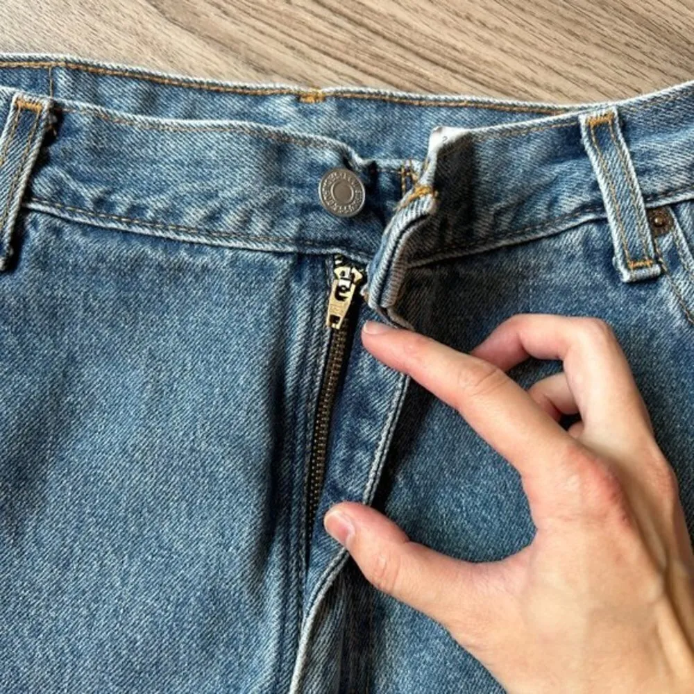 Levi's 550 Vintage Women's Relaxed Fit Tapered Leg Jeans Size 16 - Image 3