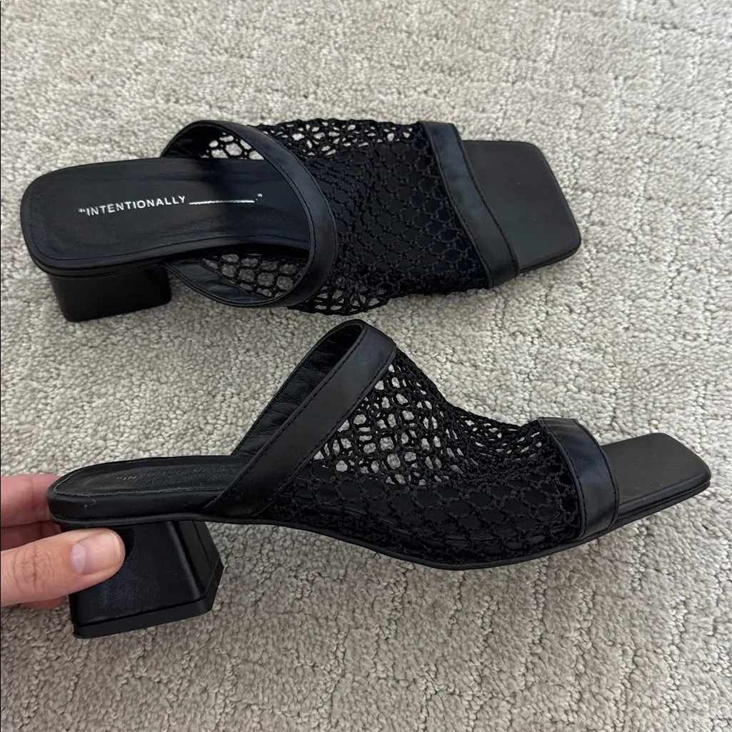 Intentionally Blank Jan Block Heel Mesh Sandals Black Size 38 Like New - Image 4