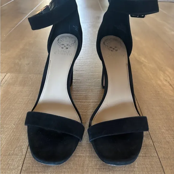 Vince Camuto Women's Black Heels Size 8.5 - Image 2