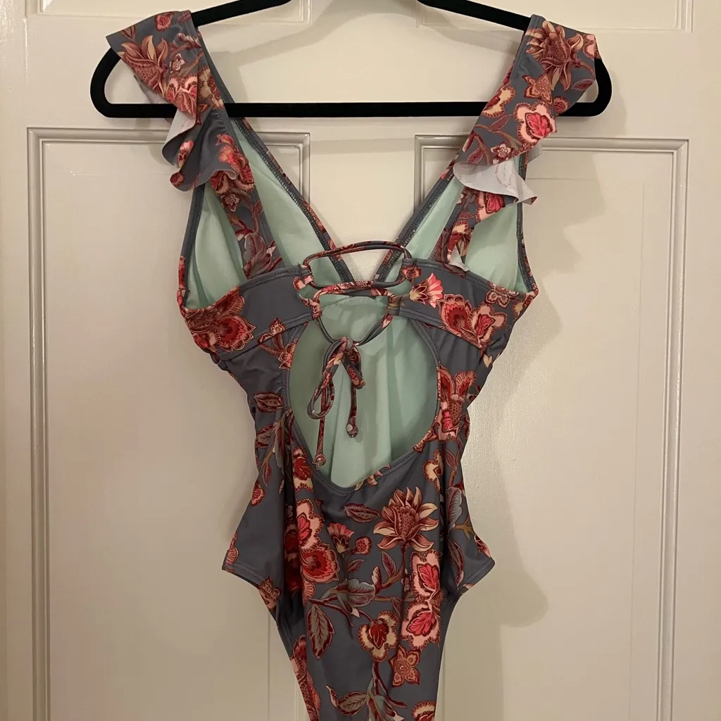 Cupshe Floral Ruffle One Piece Swimsuit - Image 3