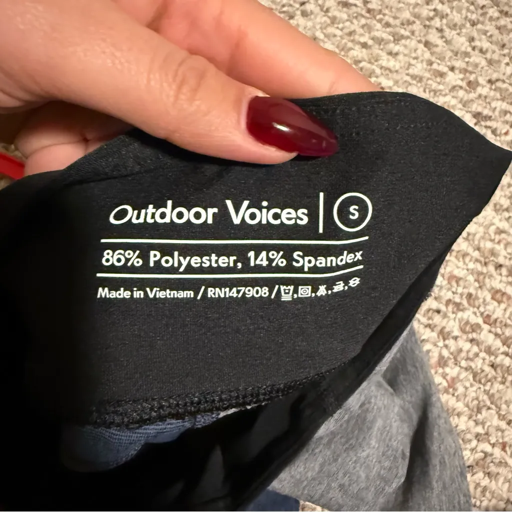 Outdoor Voices 5” Warm Up Shorts Black Navy Graphite- Size Small - Image 9