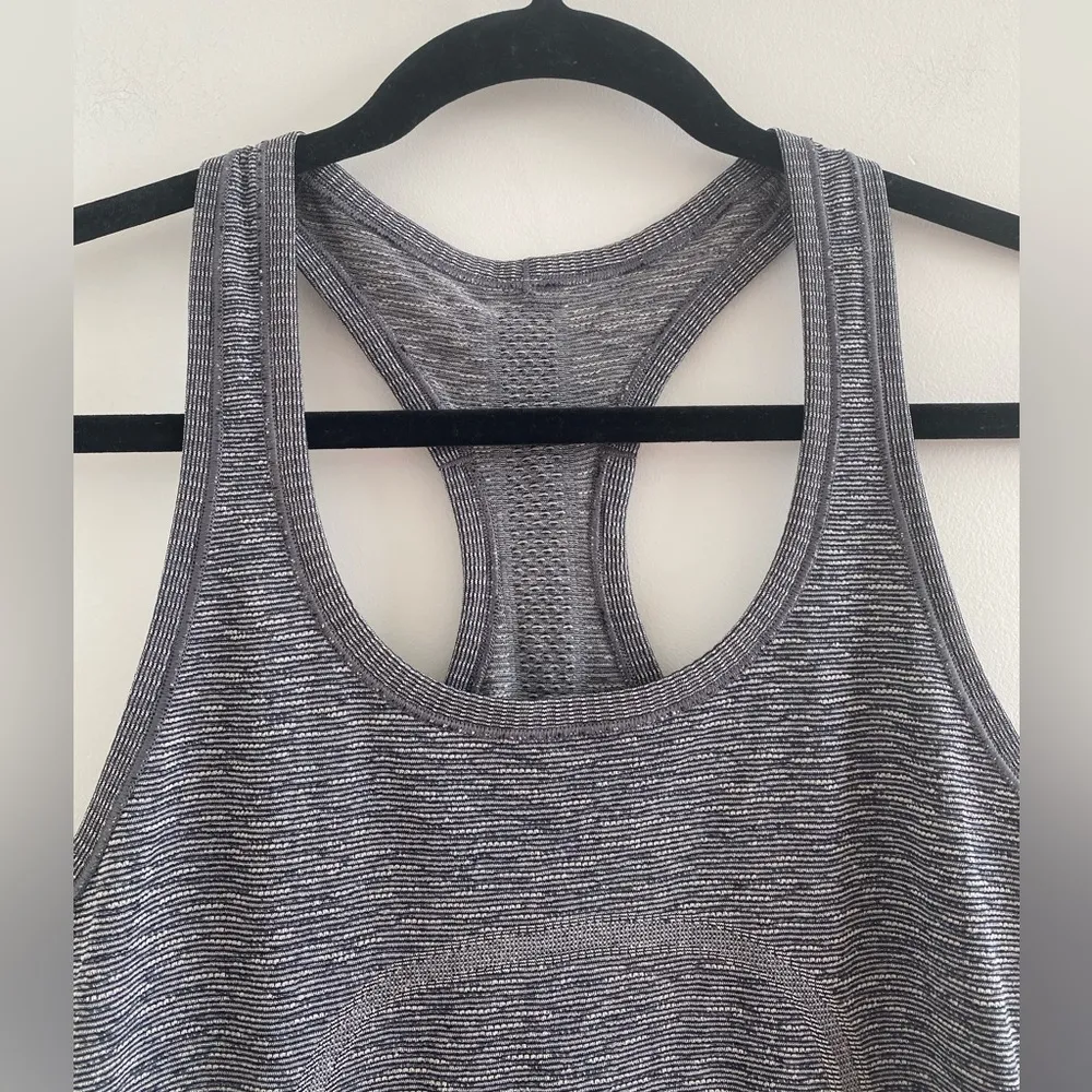 Lululemon Black/White Swiftly Tech Racerback Tank First Release Size 8 - Image 3