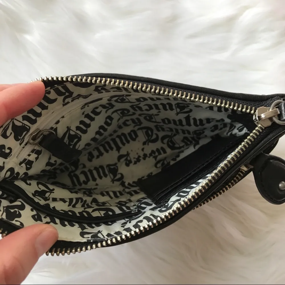 🌹HP🌹Juicy Couture Terry Cloth Wristlet - Image 4