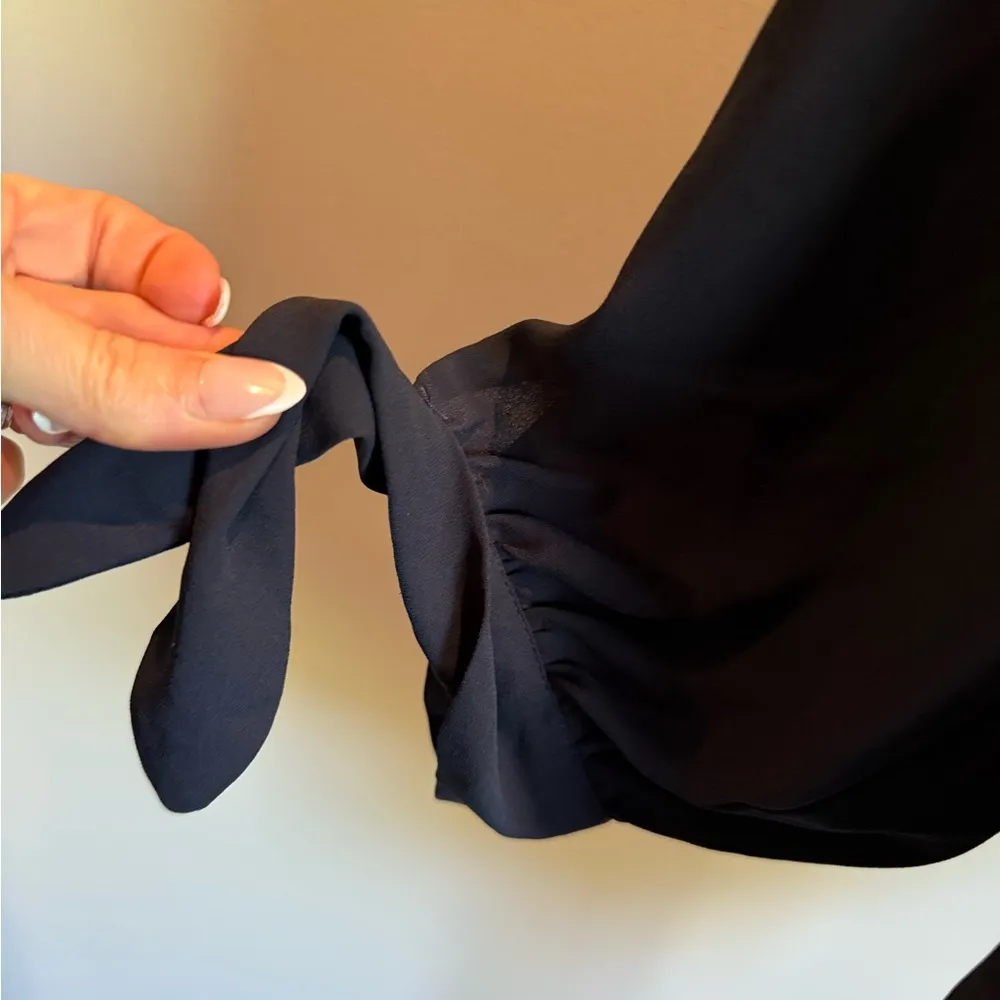 Premise Studio Premise Black Relaxed Ruched Blouse - Image 3