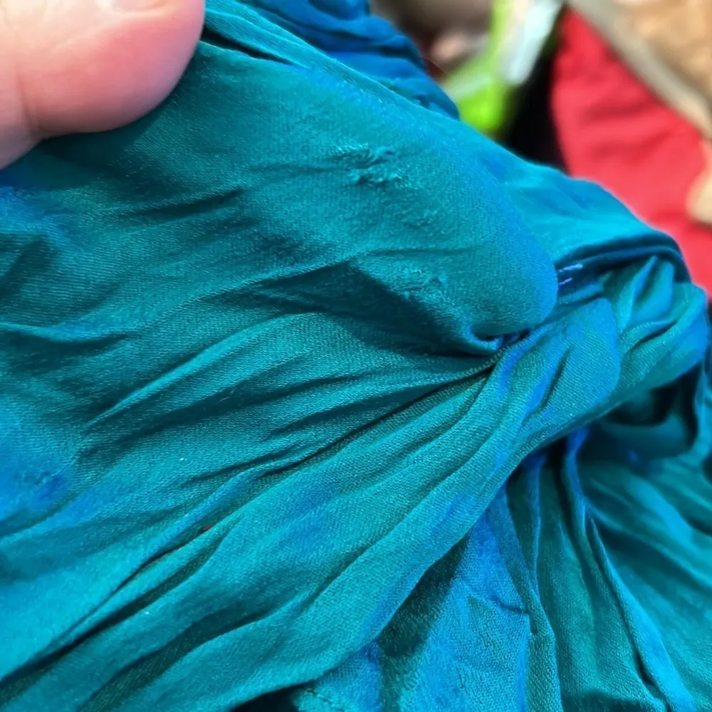 Maeve satin teal cold shoulder cropped top size xl - Image 4