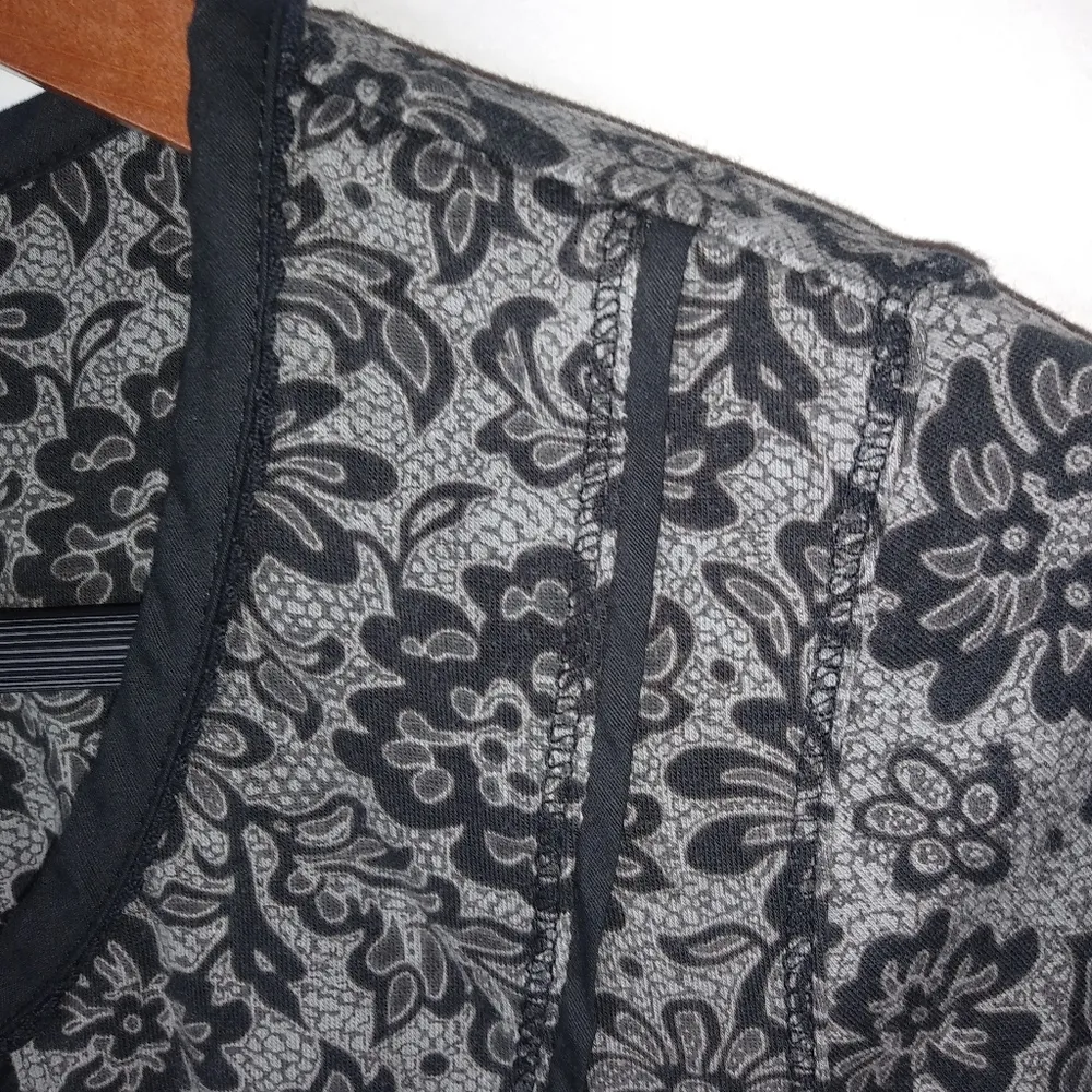 Denim & Co. S Long Sleeved Black Gray Smocked Pullover Top - Image 4