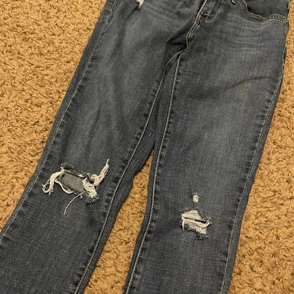 Levi shaping skinny jeans, size 26 - Image 3