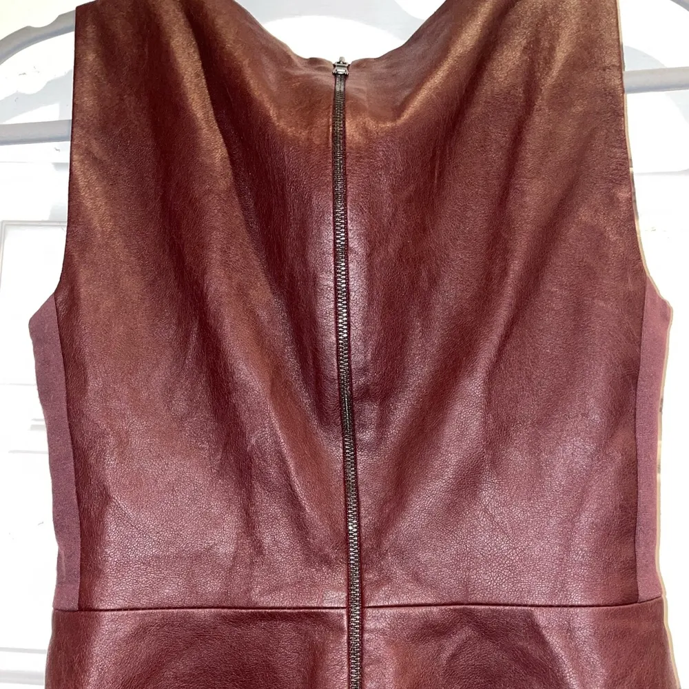 BCBGMAXAZRIA peplum top - Image 7