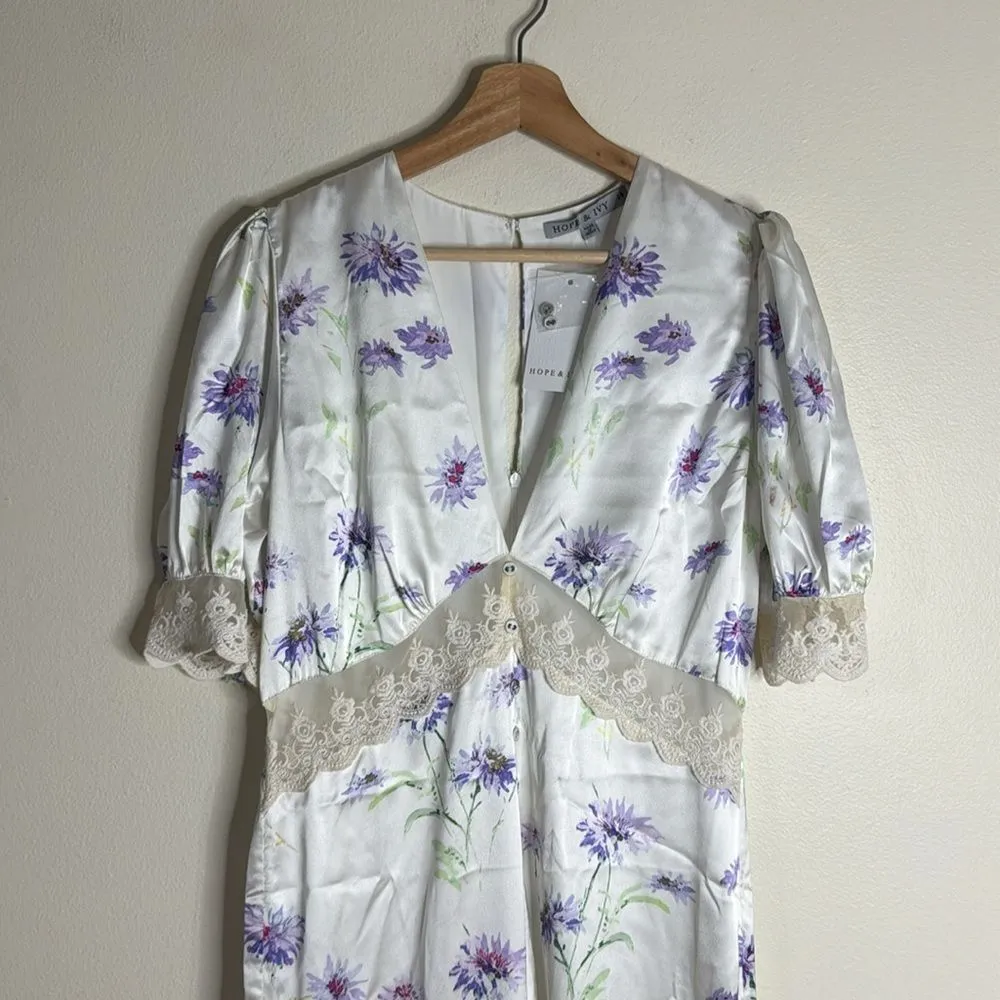 Hope & Ivy Avery floral print satin jumpsuit in lilac size 14 - Image 5
