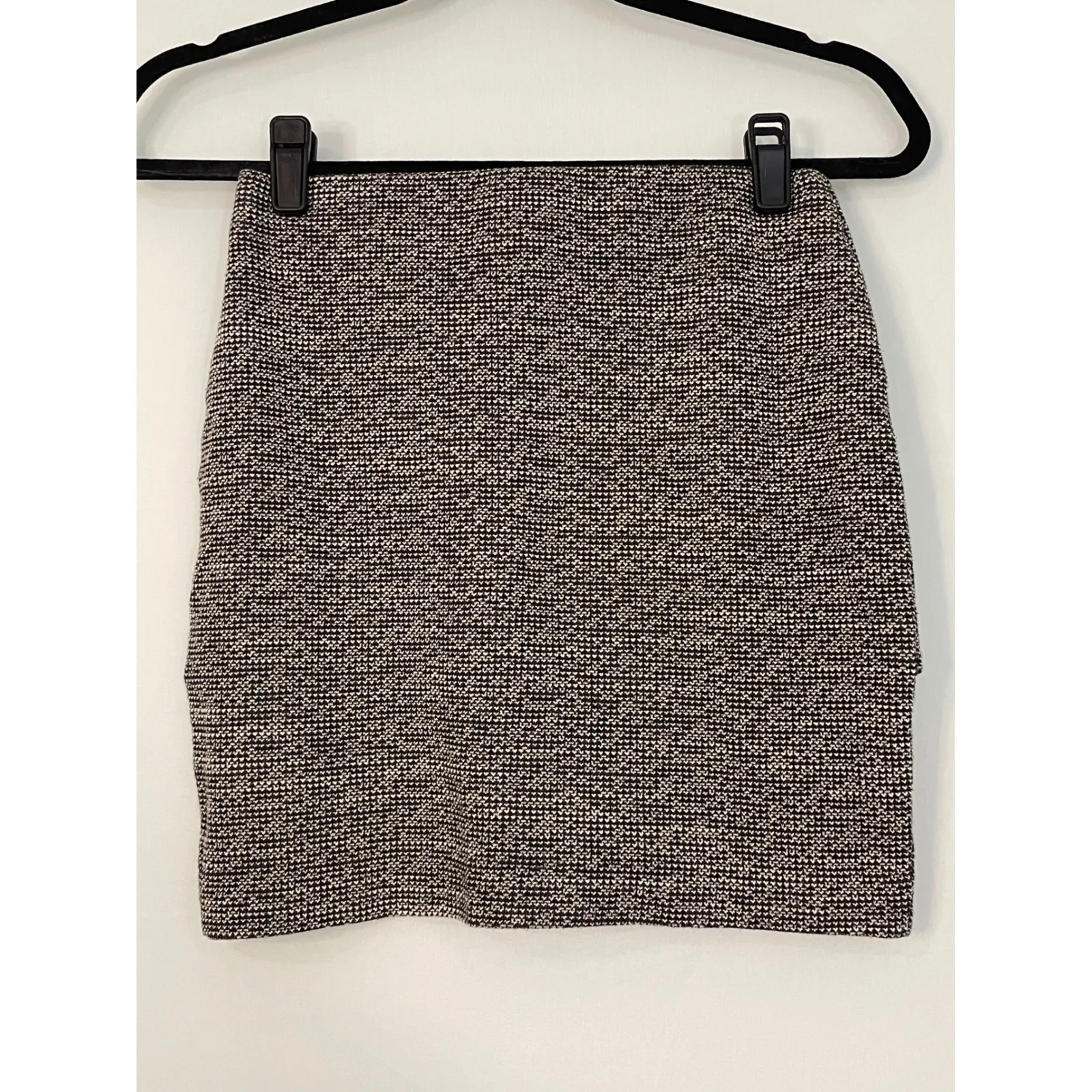 H&M Women's Textured‎ Knit Mini Skirt XS Black White Tweed Stretch Casual - Image 7