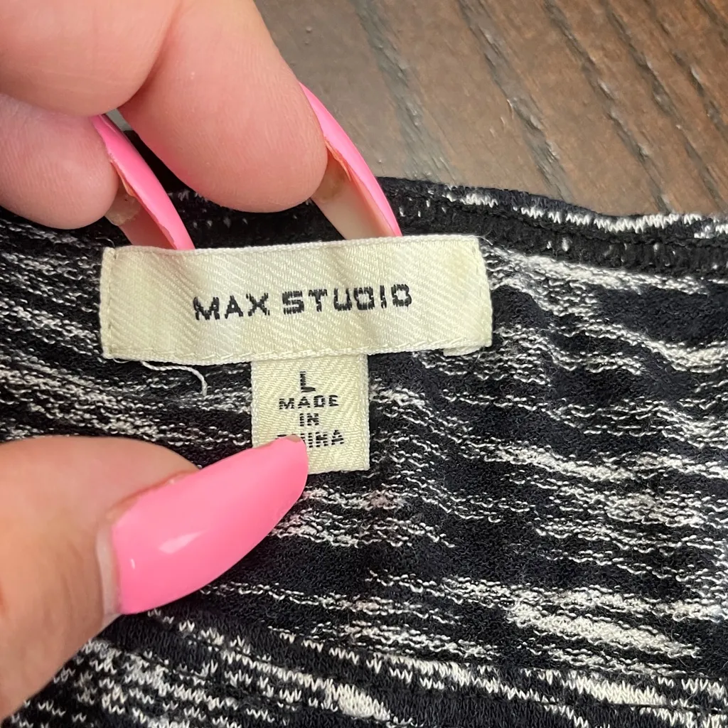 Max Studio asymmetrical Black and White Patterned Top - Image 4