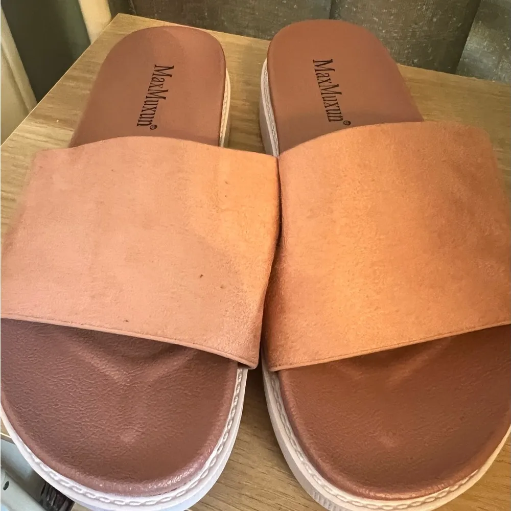 Pink and White Slide Sandals sz 7 (37) - Image 7