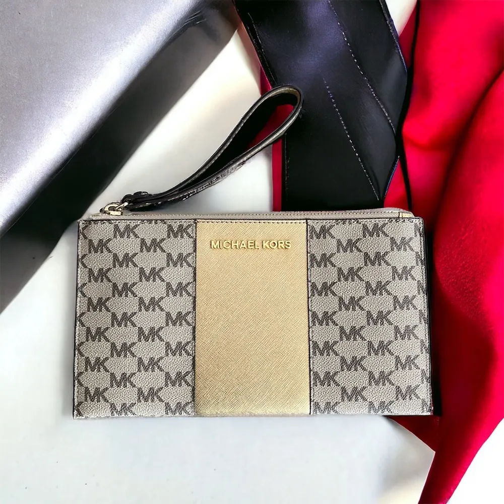 Michael Kors Large Center Stripe Zip Clutch MK Monogram, New w/o Tag Retail $98 - Image 11