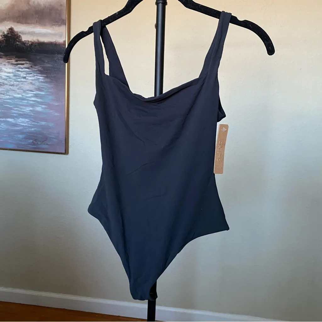 SKIMS Fits everybody square neck bodysuit in Onyx Style BS-SCN-0294 Size XXS - Image 4