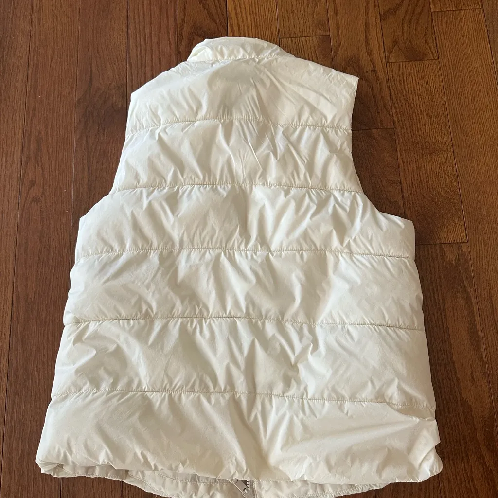 GAP Womens Medium ColdControl Water Resistant White Puffer Vest - Image 2