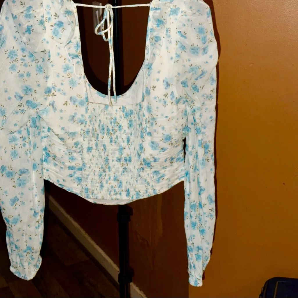 Free People Another Life Blue Floral Cropped Smocked Tie Back Blouse Size Large - Image 10