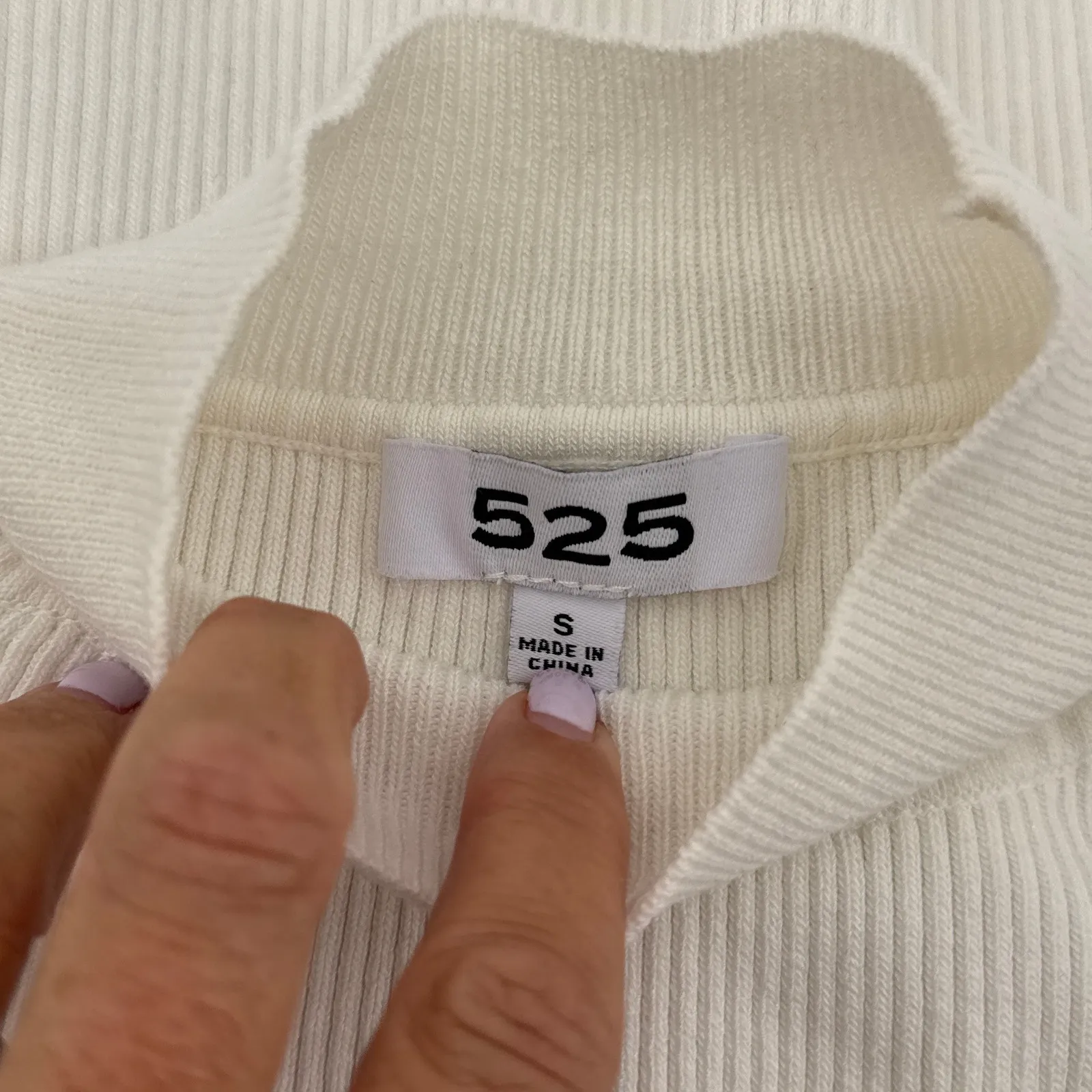 525 America Ivory Mock Neck Ribbed Knit Cropped Cut Out Back Top Size Small - Image 6