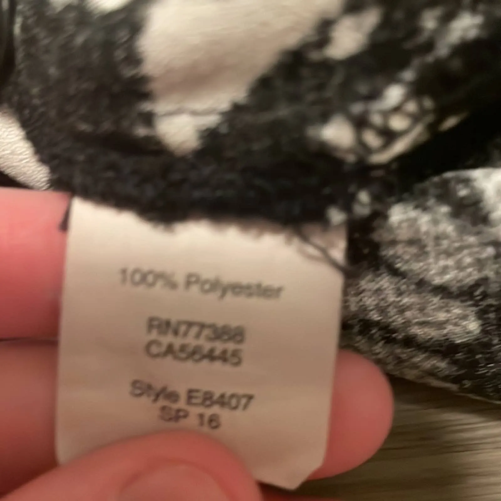 Madewell Industry Button-Back Short Sleeve Abstract Print Blouse in Batik Grid‎ - Image 8