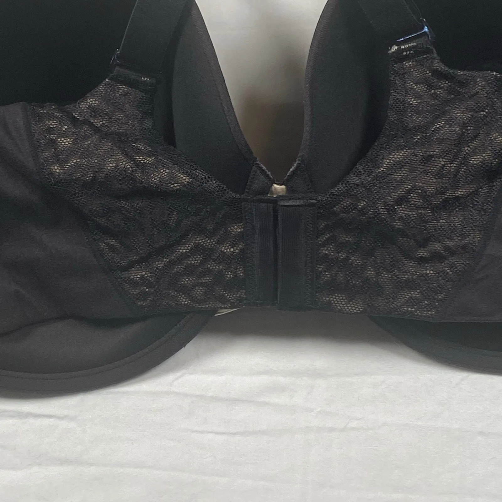 NWT Bali Comfort Revolution 42DD Black Soft Touch Wire Bra Smoothing Cool Fabric Size undefined - Image 3