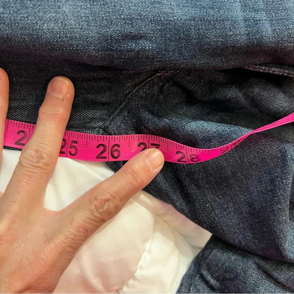 FRAME Le Mini Boot
in Film Noir Women’s button fly jeans - Image 11