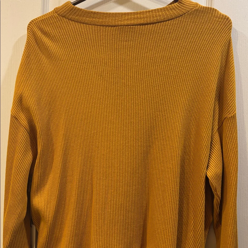 JUNE & HUDSON GOLD COLORED RIBBED KNIT LONG SLEEVE TOP 2 BUTTONS ON EACH SIDE Yellow Size XL - Image 10