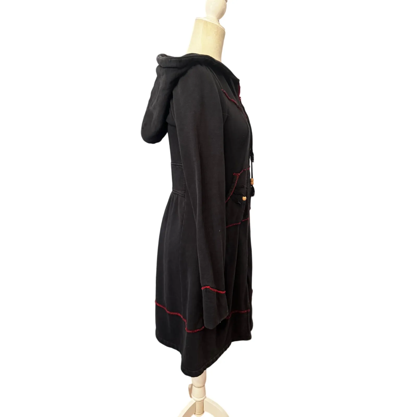 Prairie Underground Long Cloak Hoodie in Black with Red Trim Size XS - Image 4