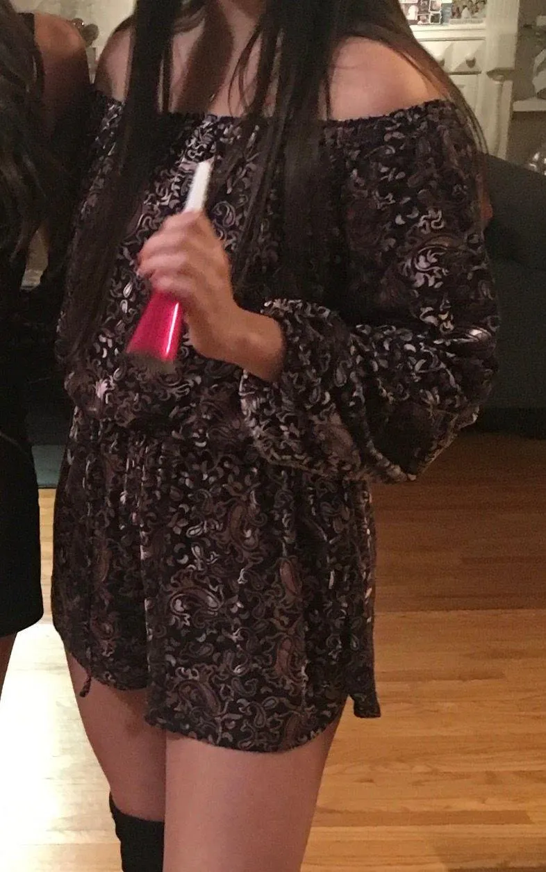 Off The Shoulder Velvet Romper - Image 5