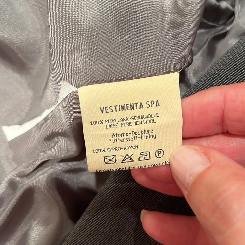 Giorgio Armani  Gorgeous! suit in grey - Image 10