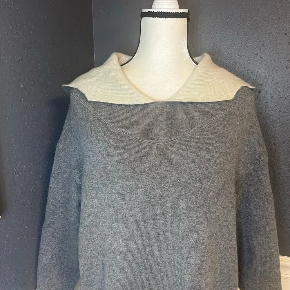 Christian Dior J'ADIOR 8' Hooded Cashmere Sweater with Rear Signature - Image 4