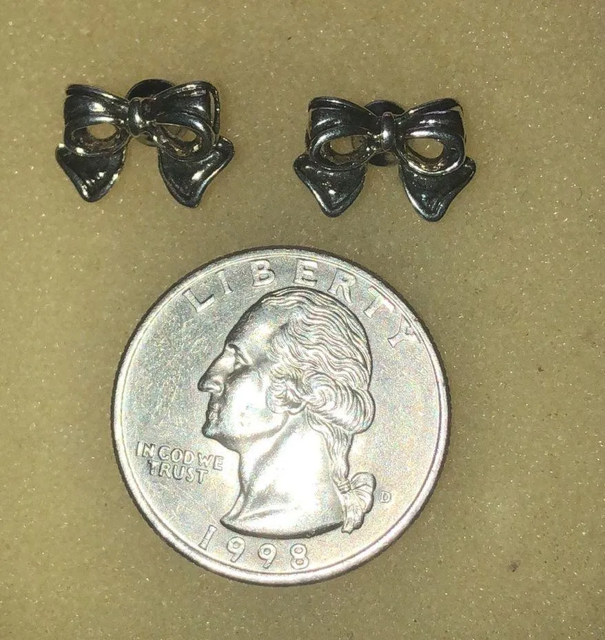 Silver Tone Dainty Retro Bow Earrings - Image 3